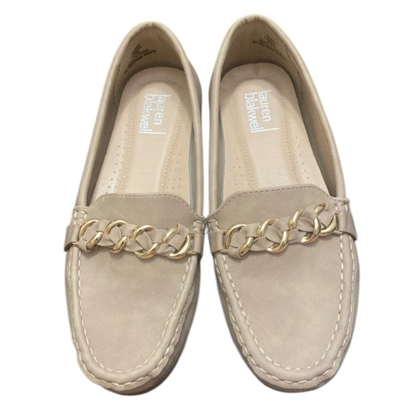 Lauren Blackwell 6.5M Lizbeth 104950 Taupe Loafer with gold chain design - Picture 1 of 11